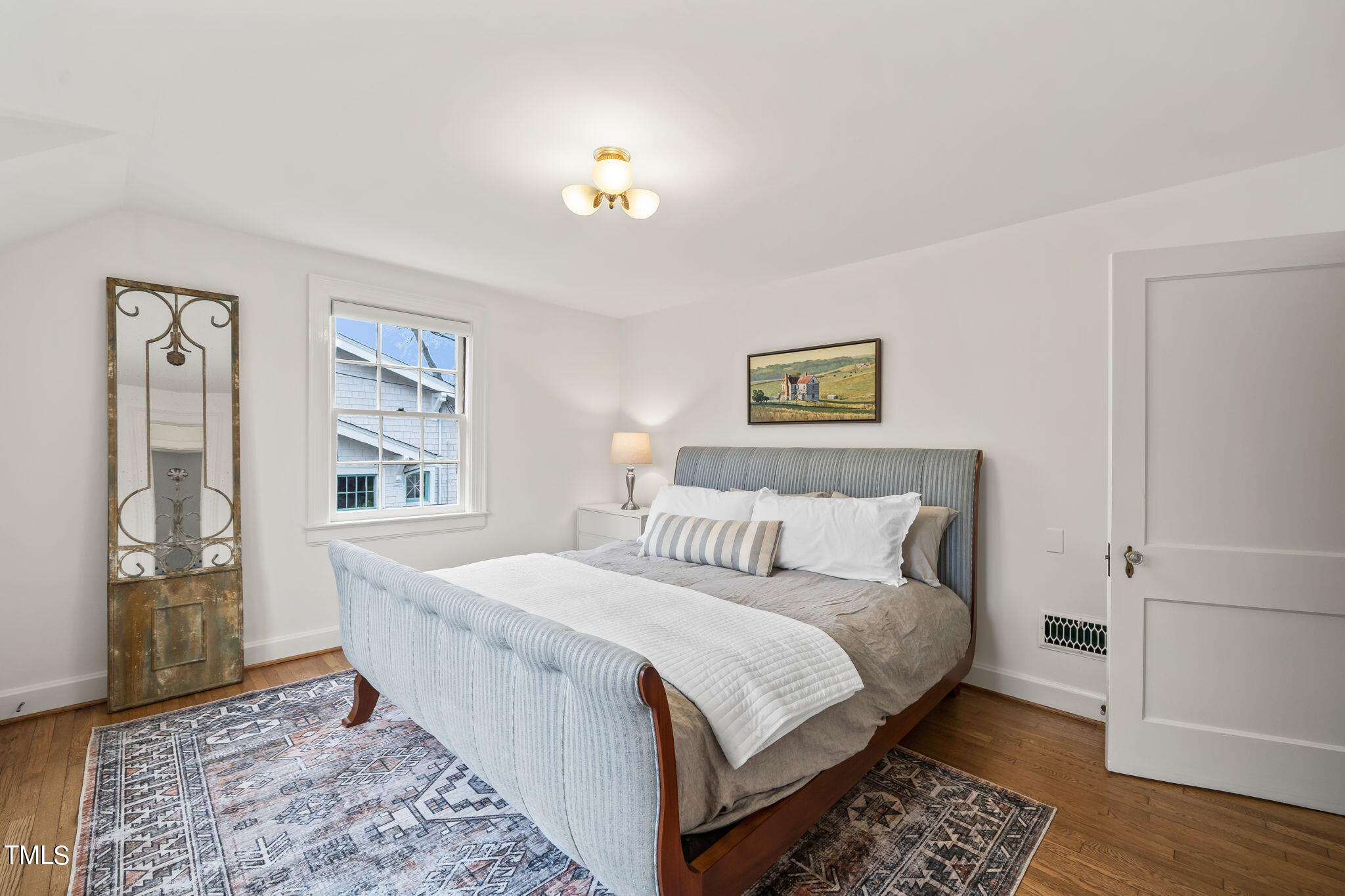 1017 W Markham Avenue