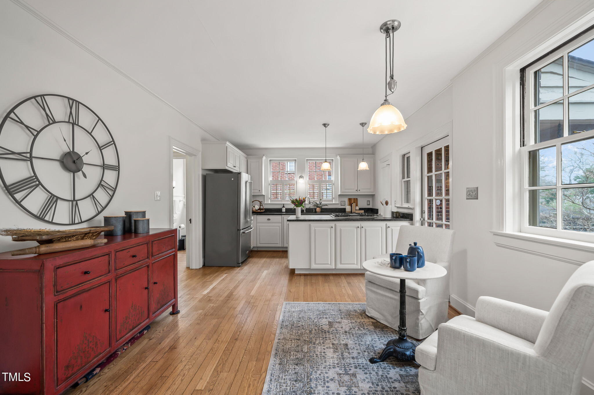 1017 W Markham Avenue