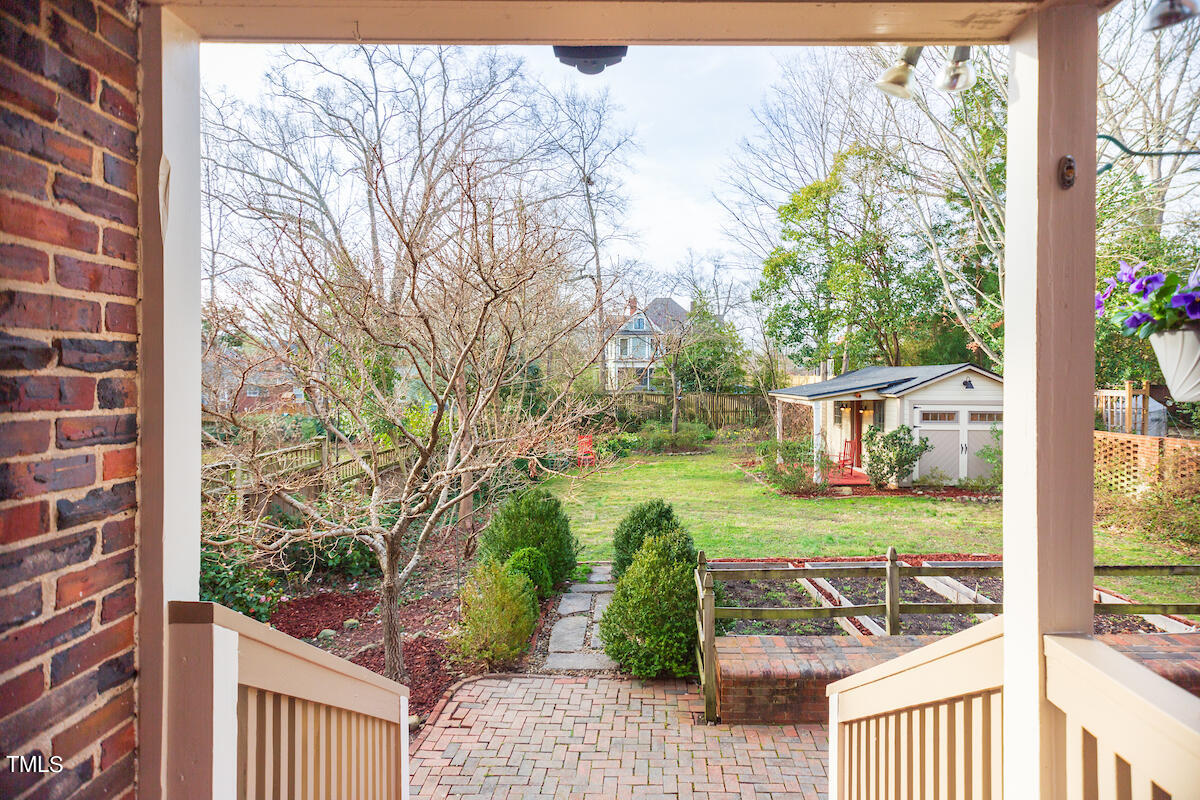 1017 W Markham Avenue