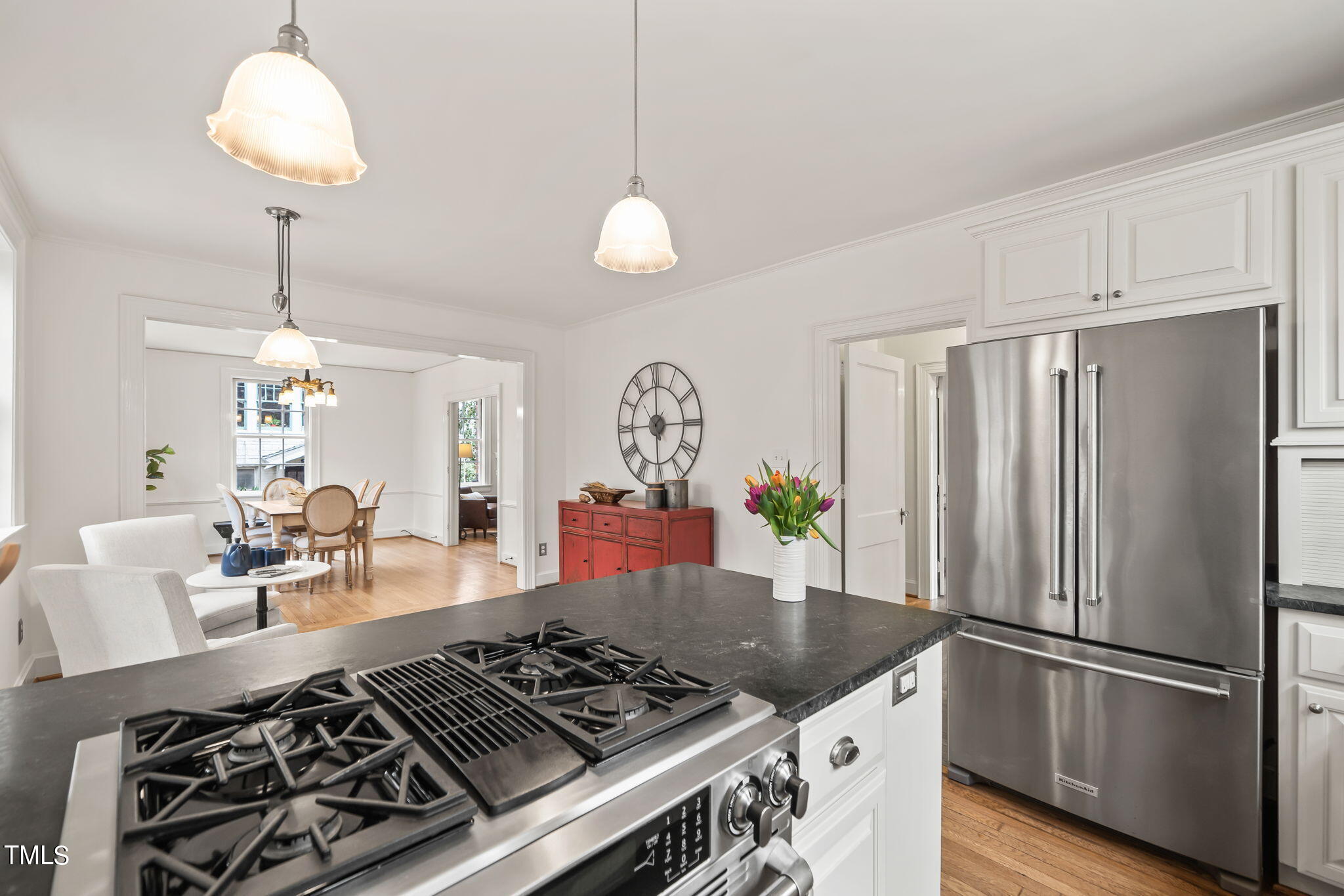 1017 W Markham Avenue