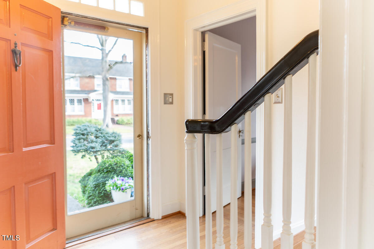 1017 W Markham Avenue