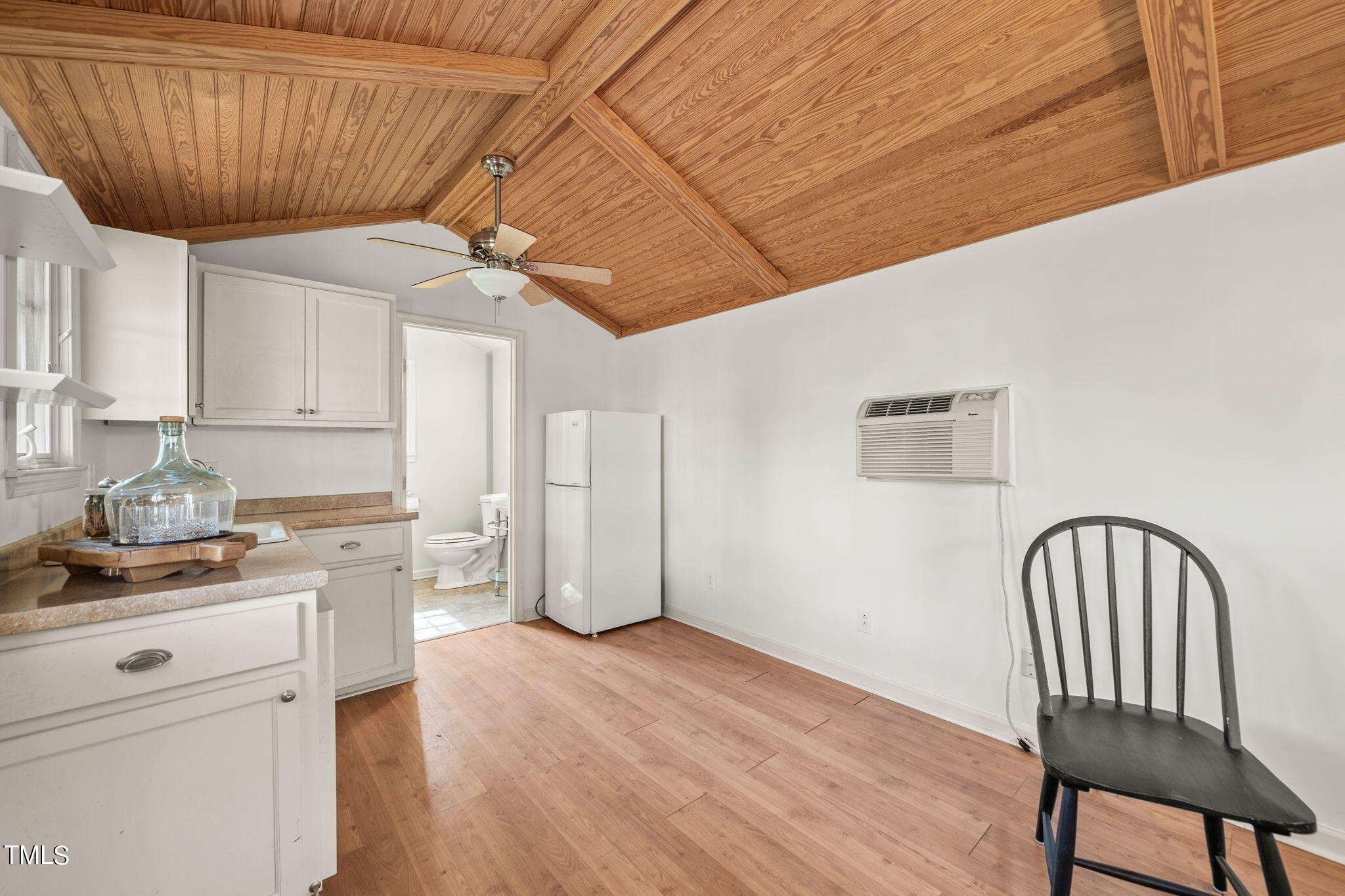 1017 W Markham Avenue