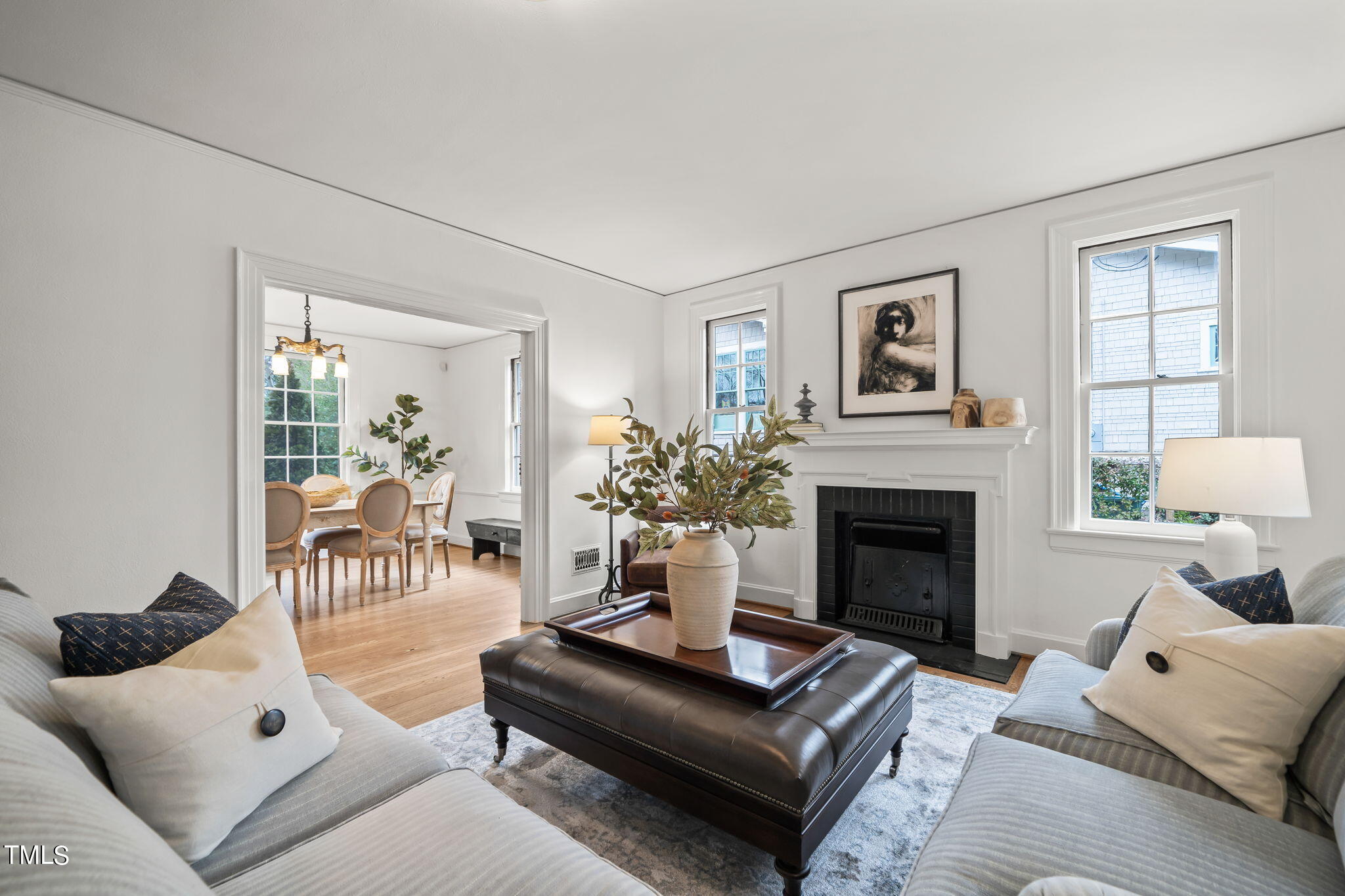 1017 W Markham Avenue