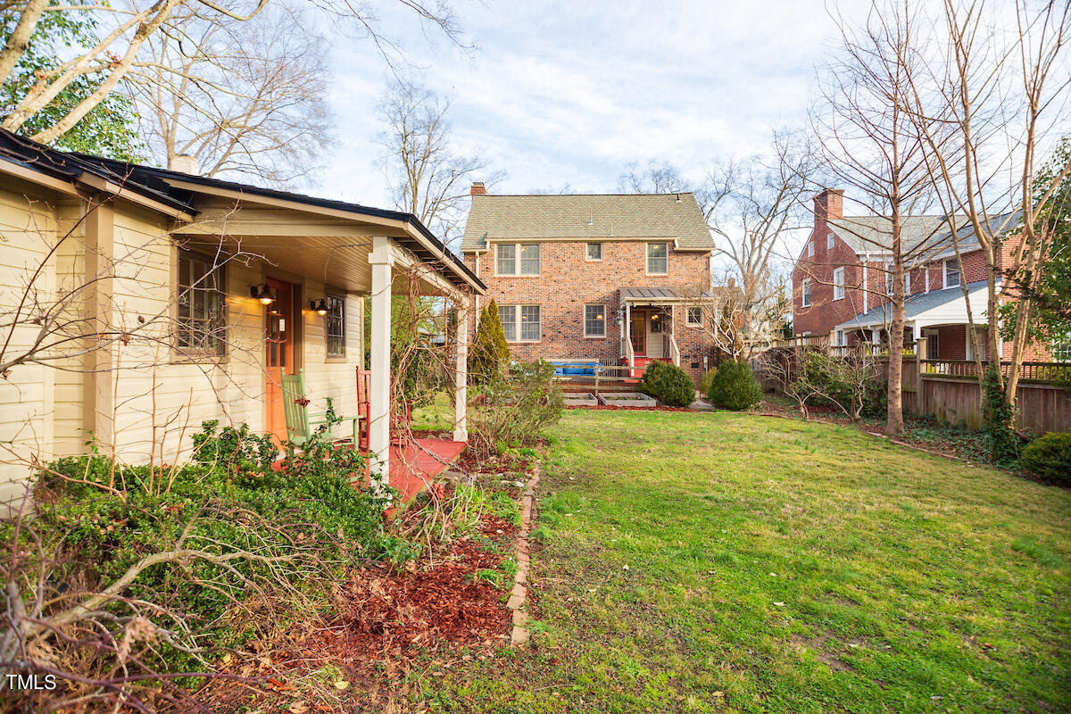 1017 W Markham Avenue