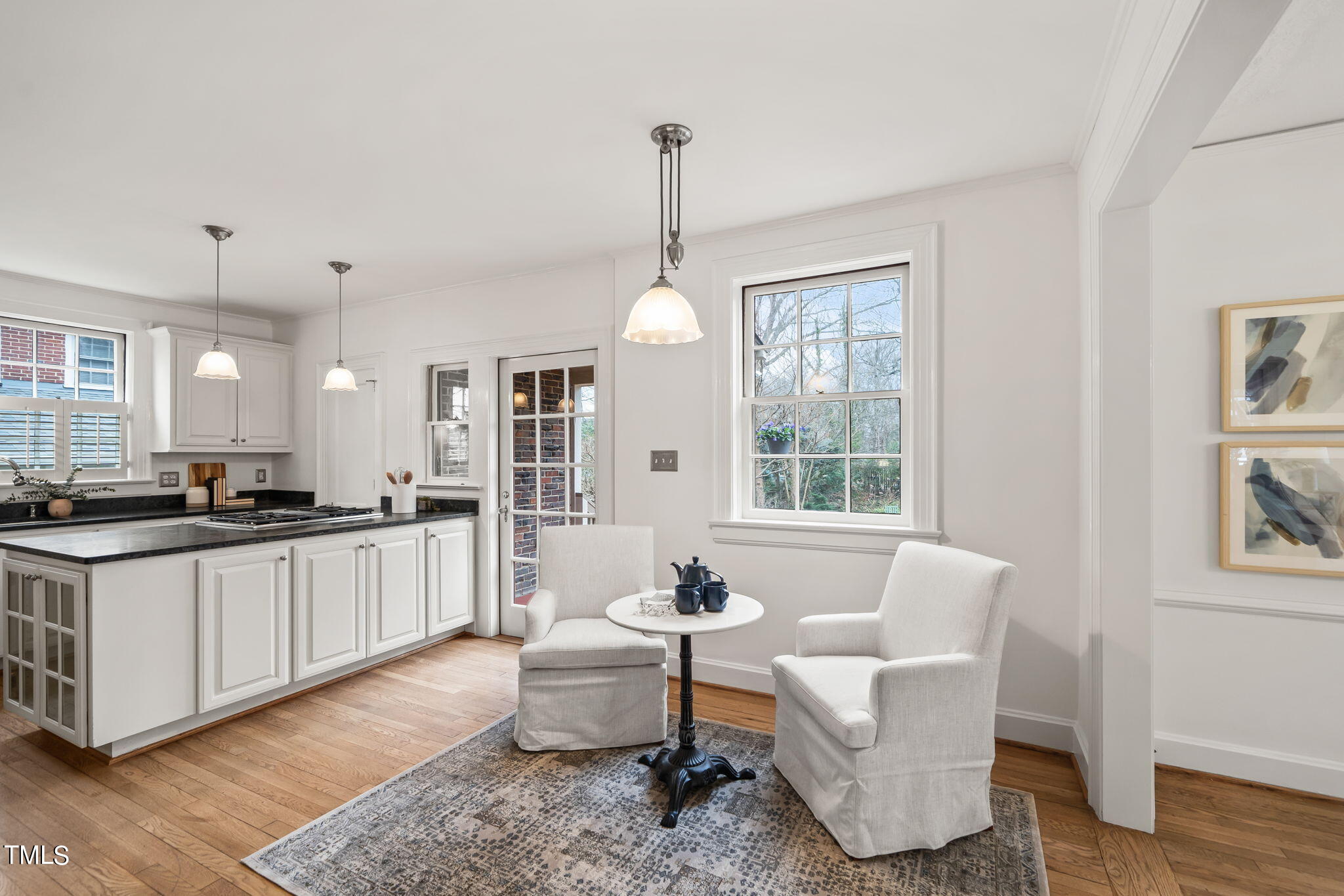 1017 W Markham Avenue