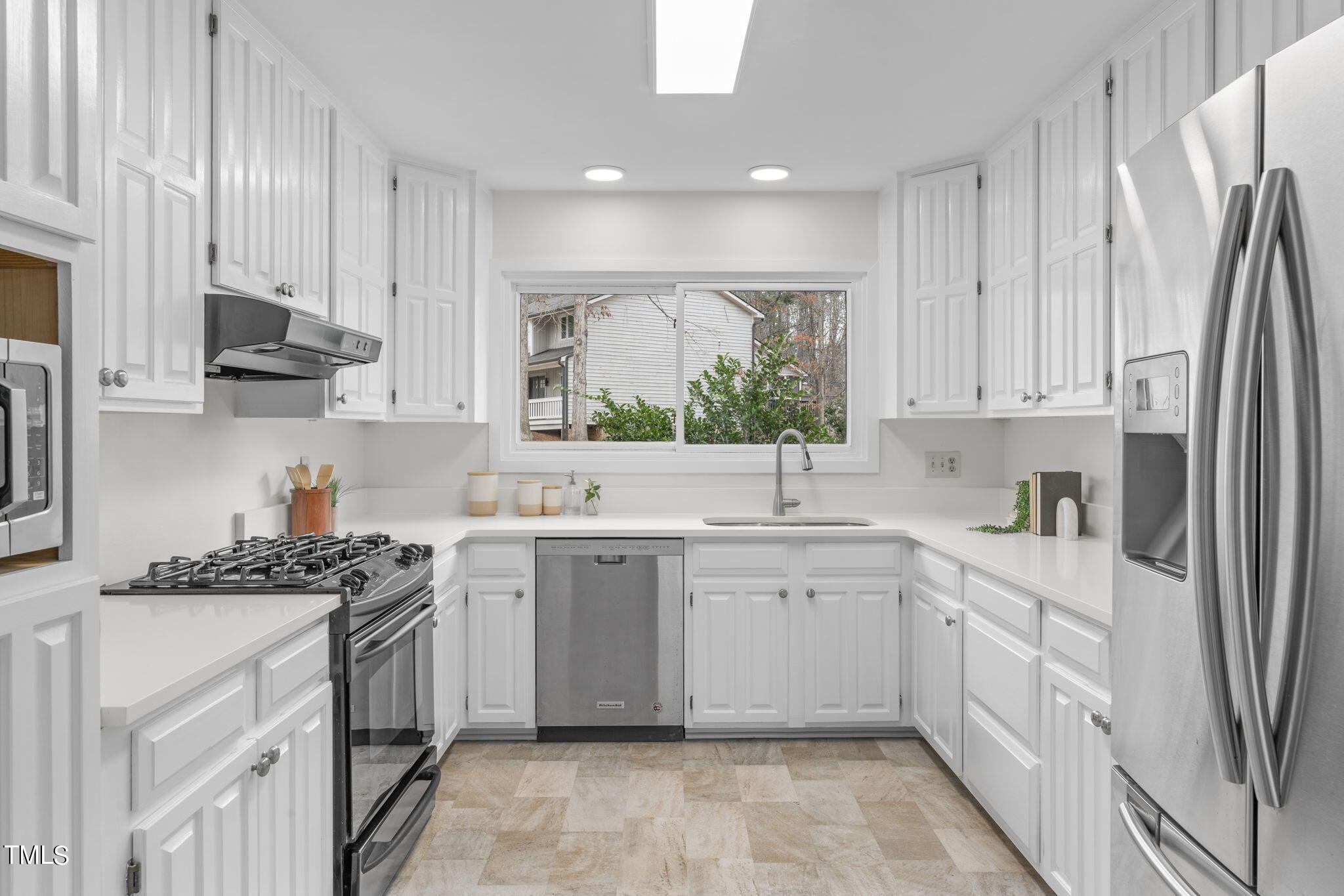 313 King George Loop