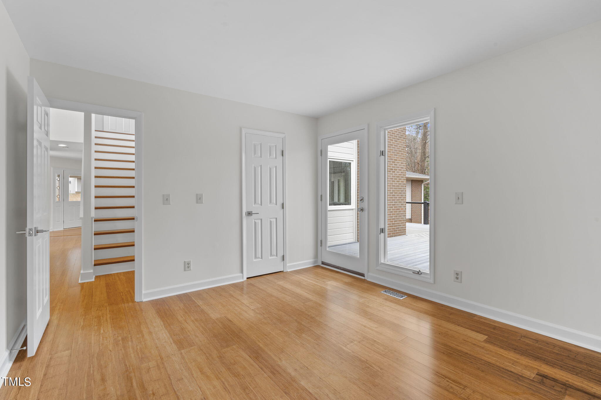 313 King George Loop