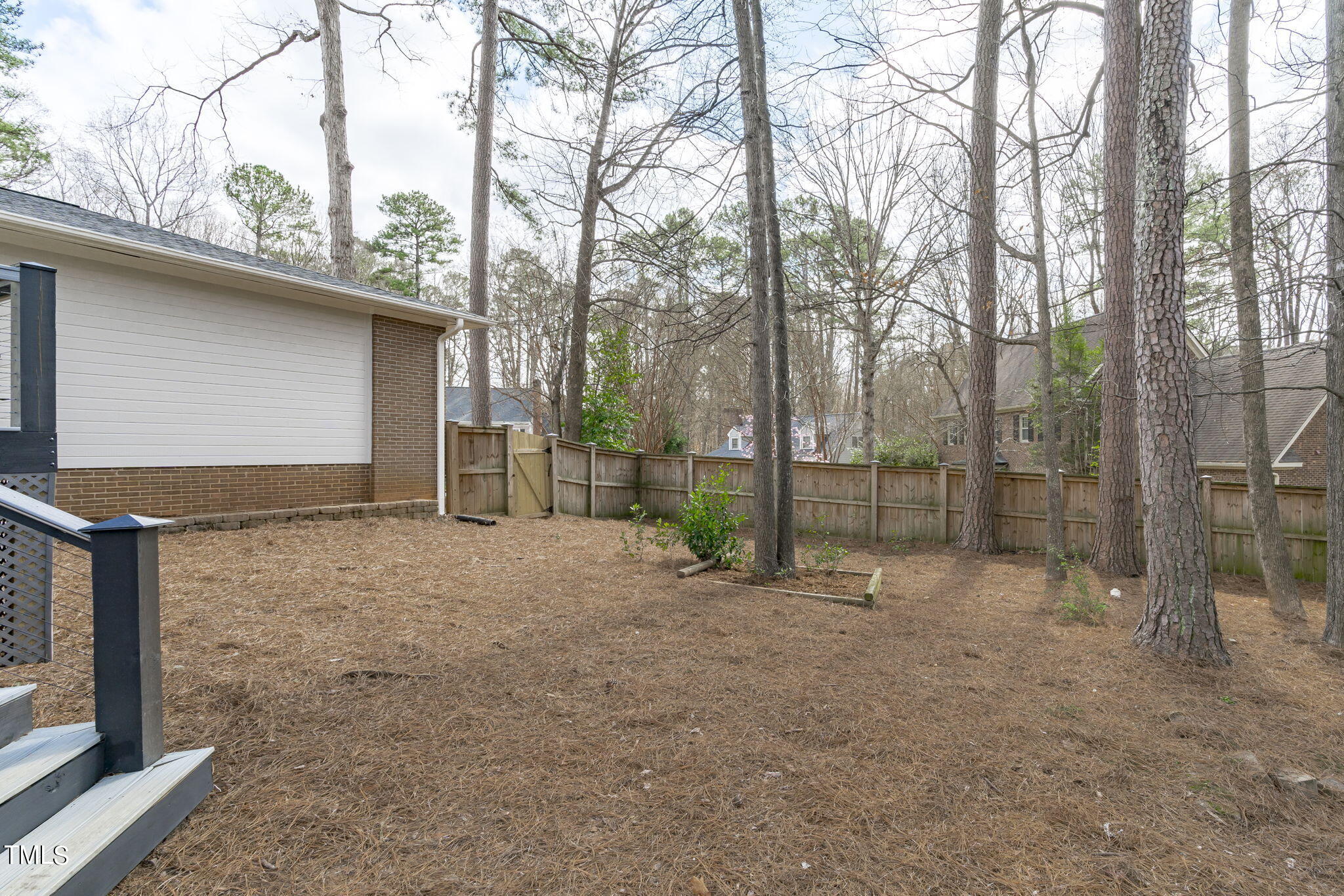 313 King George Loop