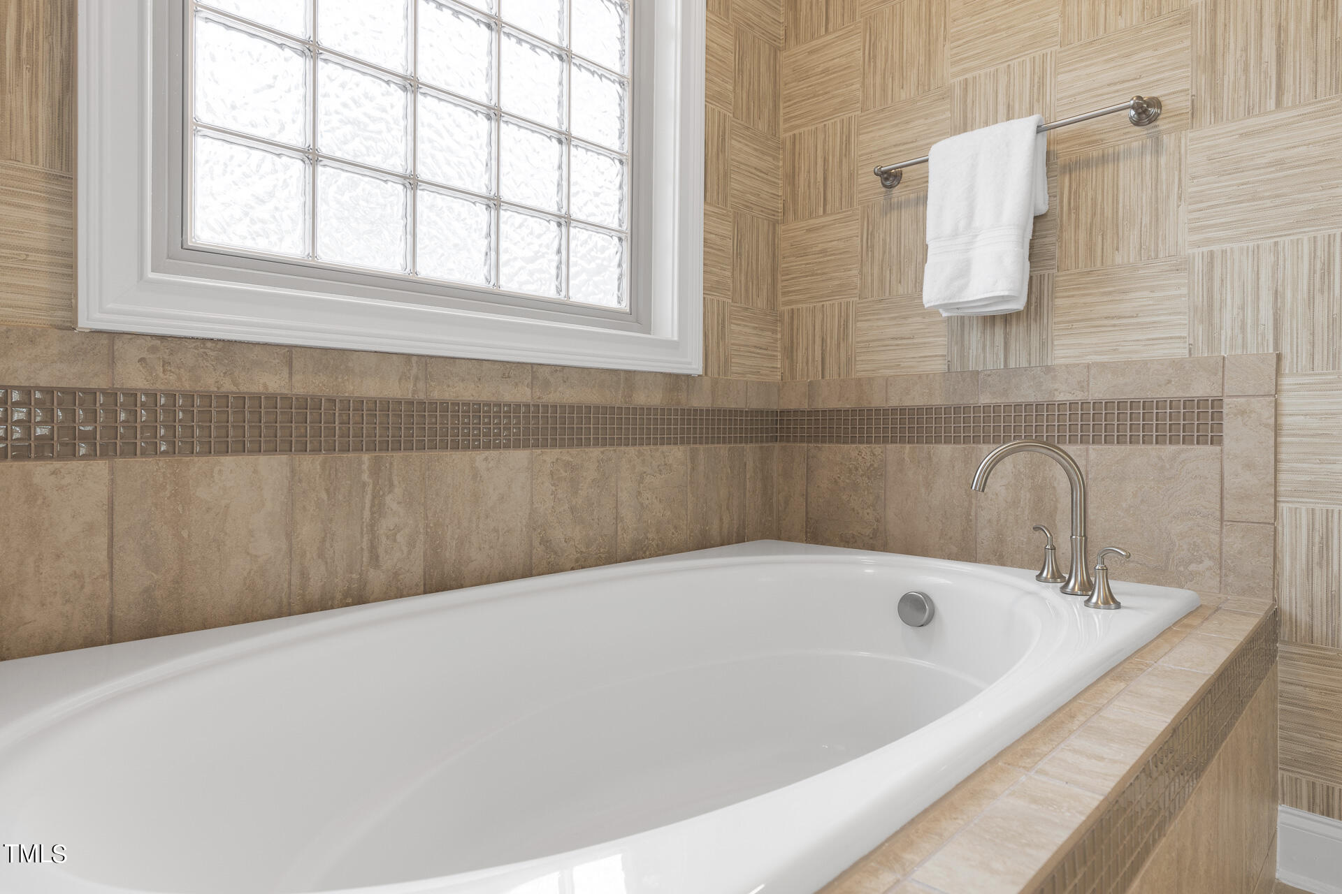 1253 Great Ridge Parkway