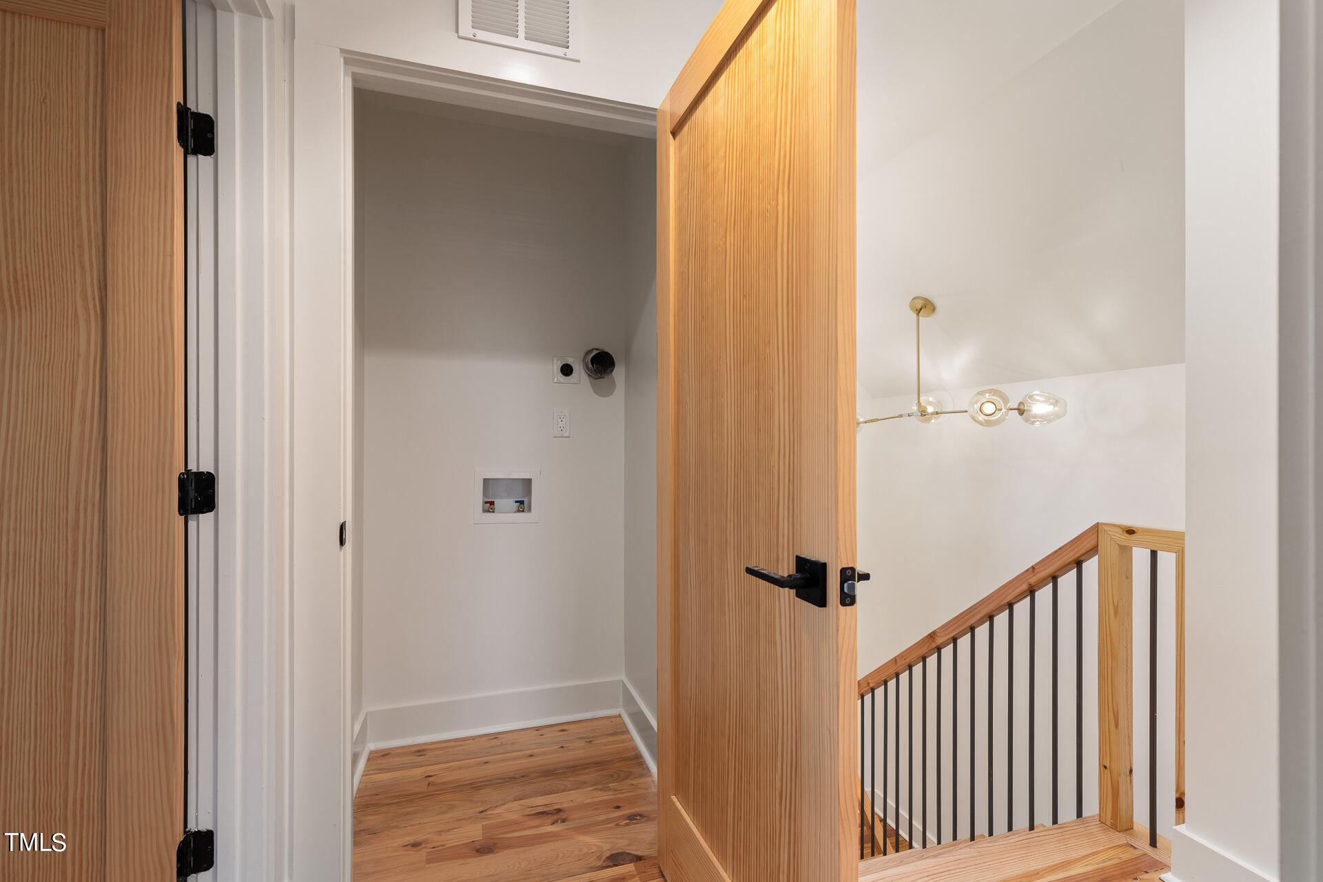 208b E Trinity Avenue