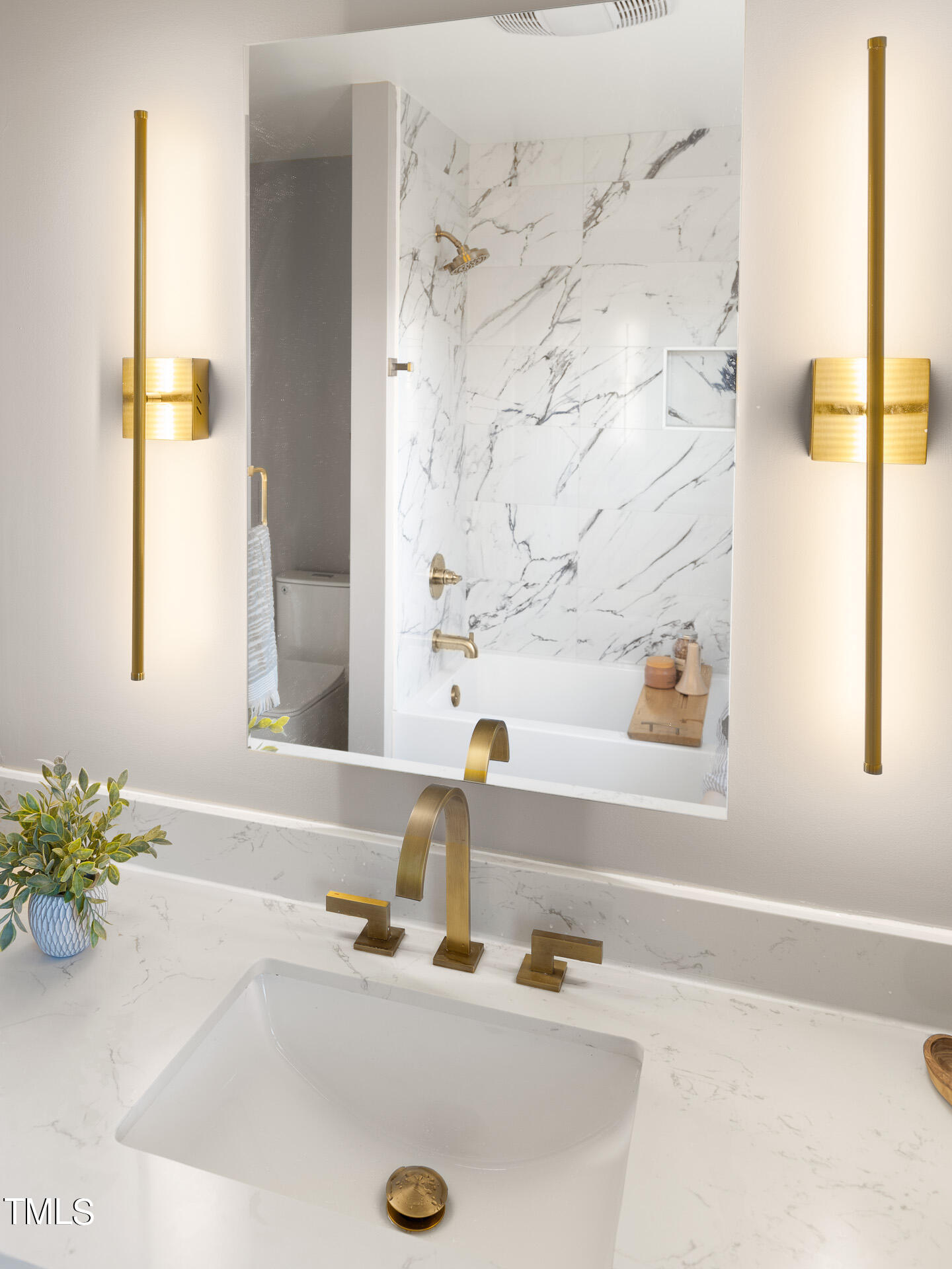 208b E Trinity Avenue