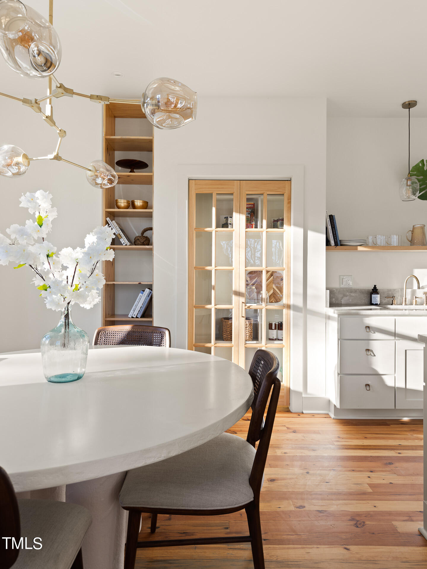 208b E Trinity Avenue