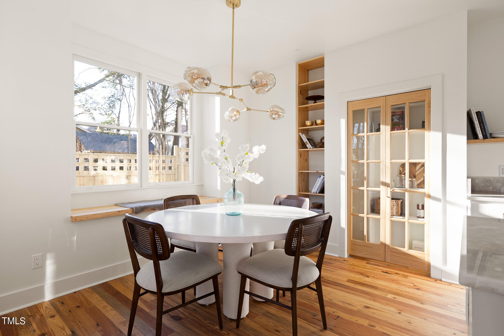 208b E Trinity Avenue