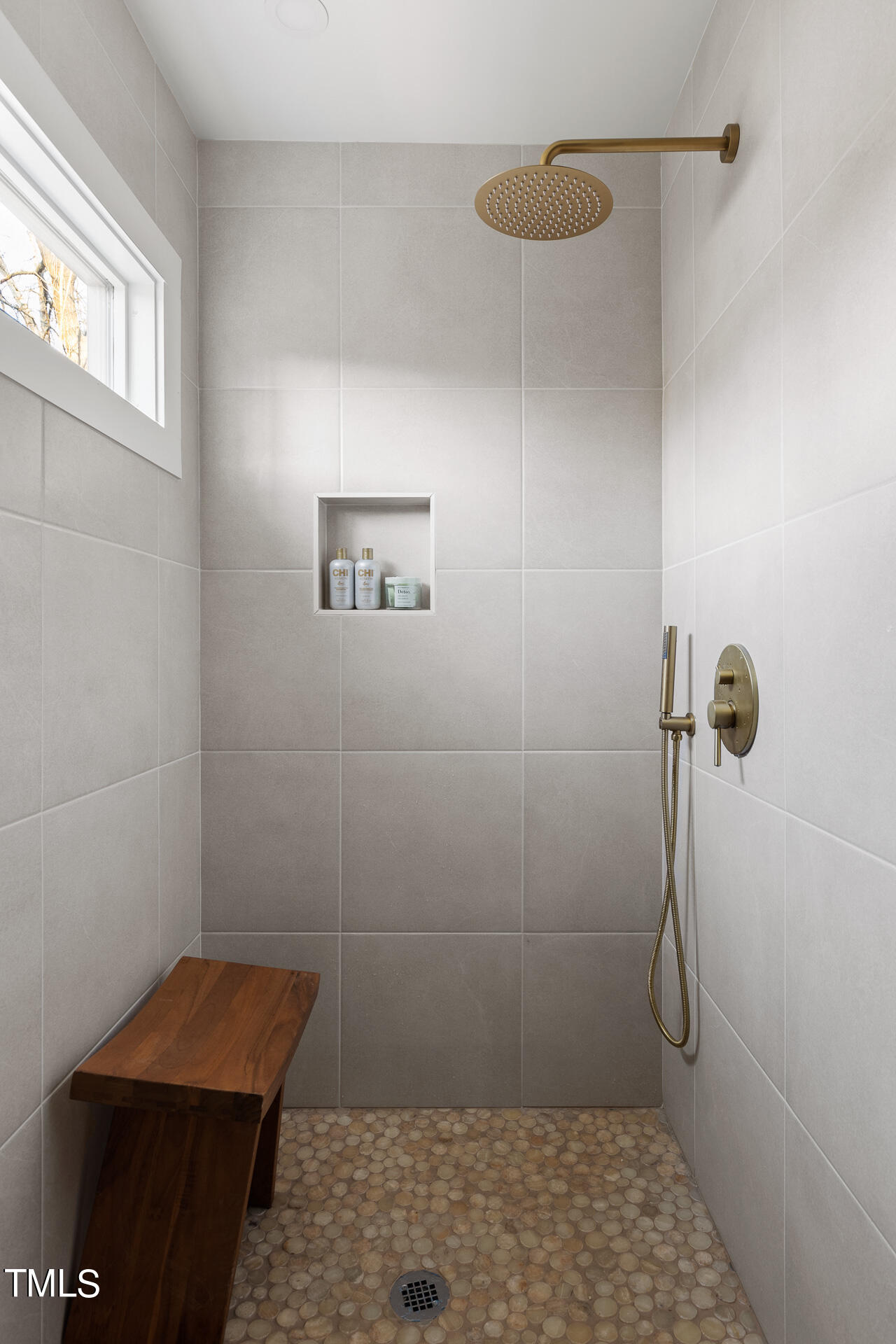 208b E Trinity Avenue