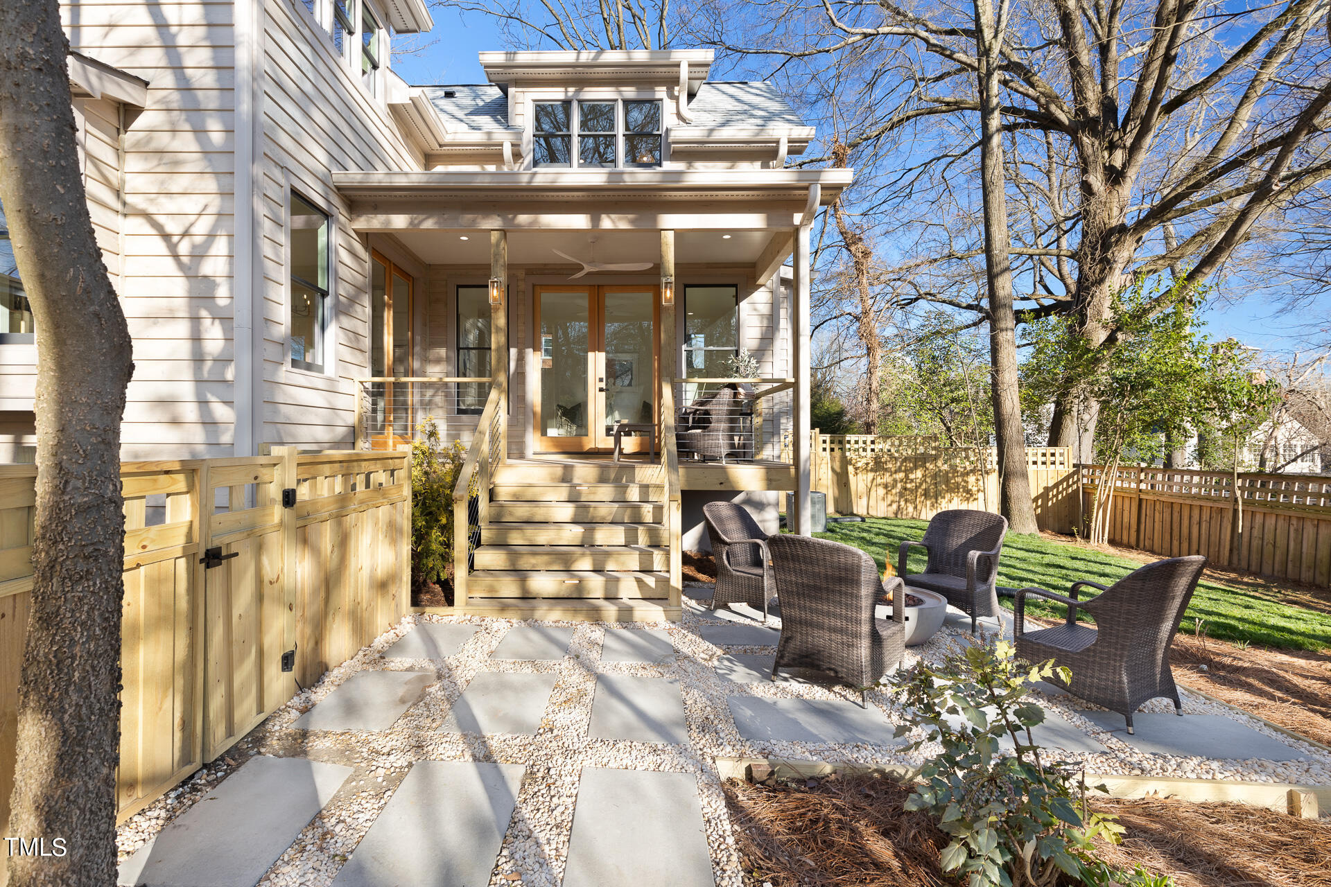 208b E Trinity Avenue