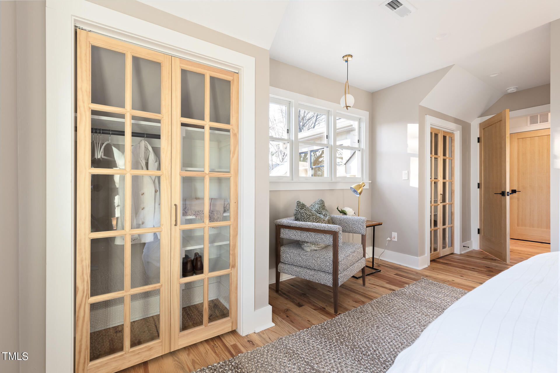 208b E Trinity Avenue