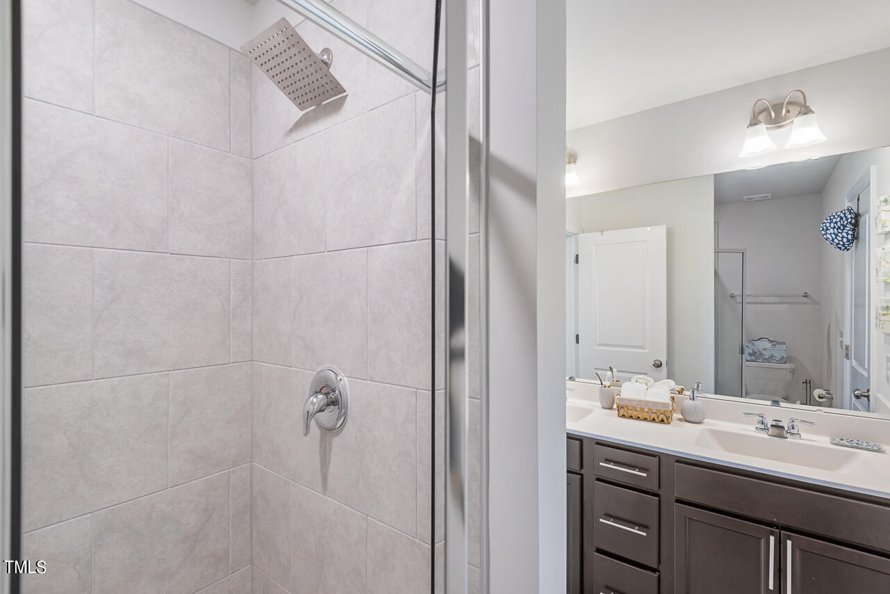 5943 Illuminate Avenue