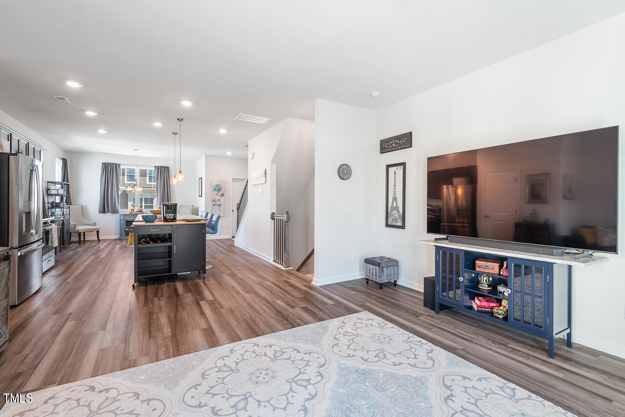 5943 Illuminate Avenue