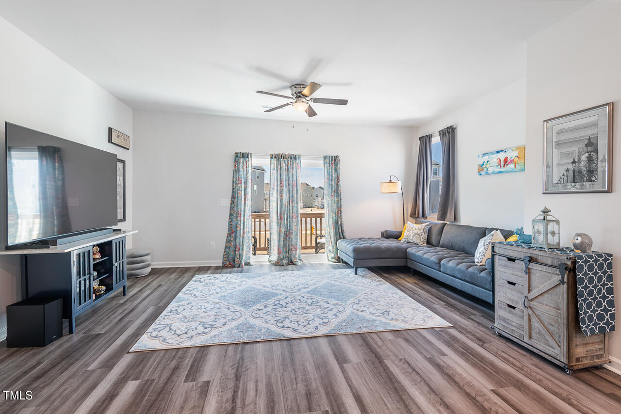 5943 Illuminate Avenue