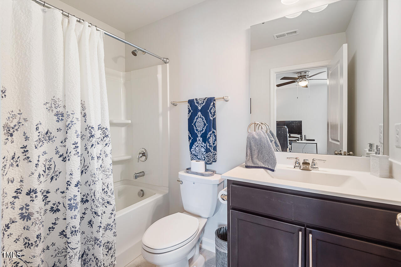 5943 Illuminate Avenue