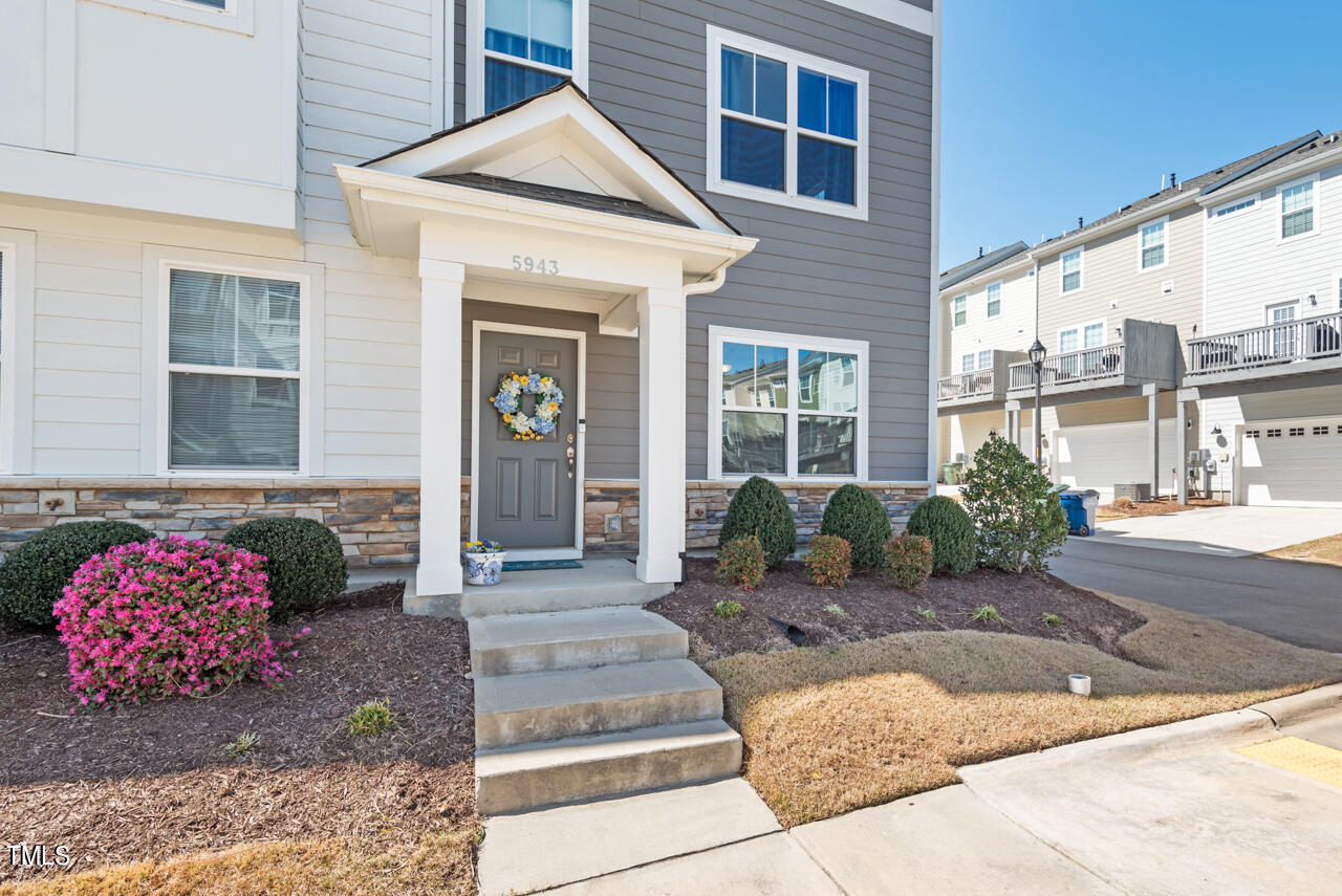 5943 Illuminate Avenue