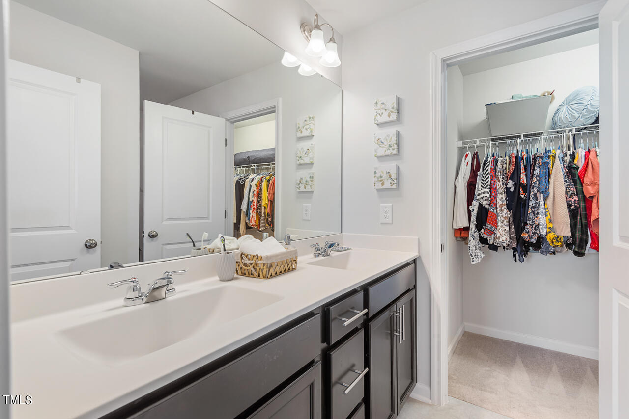 5943 Illuminate Avenue