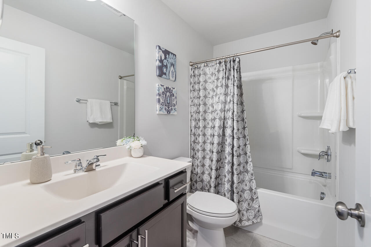 5943 Illuminate Avenue