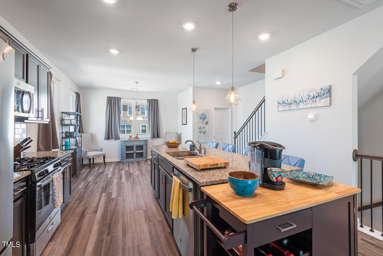 5943 Illuminate Avenue