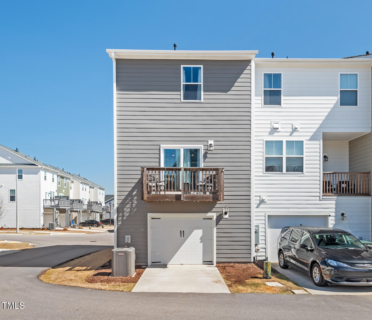 5943 Illuminate Avenue