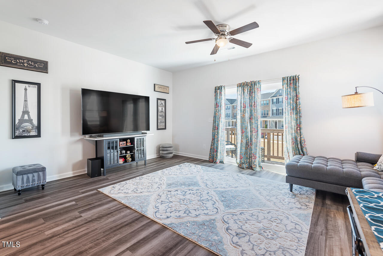 5943 Illuminate Avenue