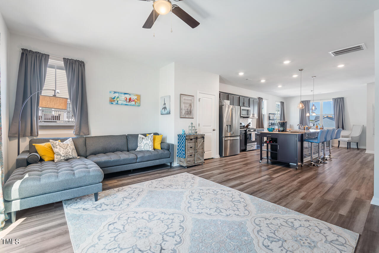 5943 Illuminate Avenue