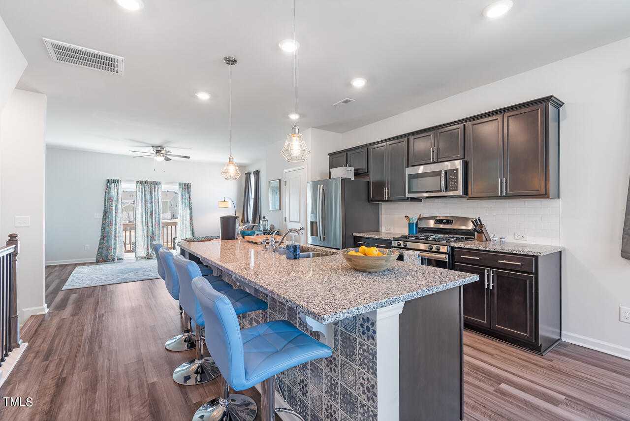 5943 Illuminate Avenue