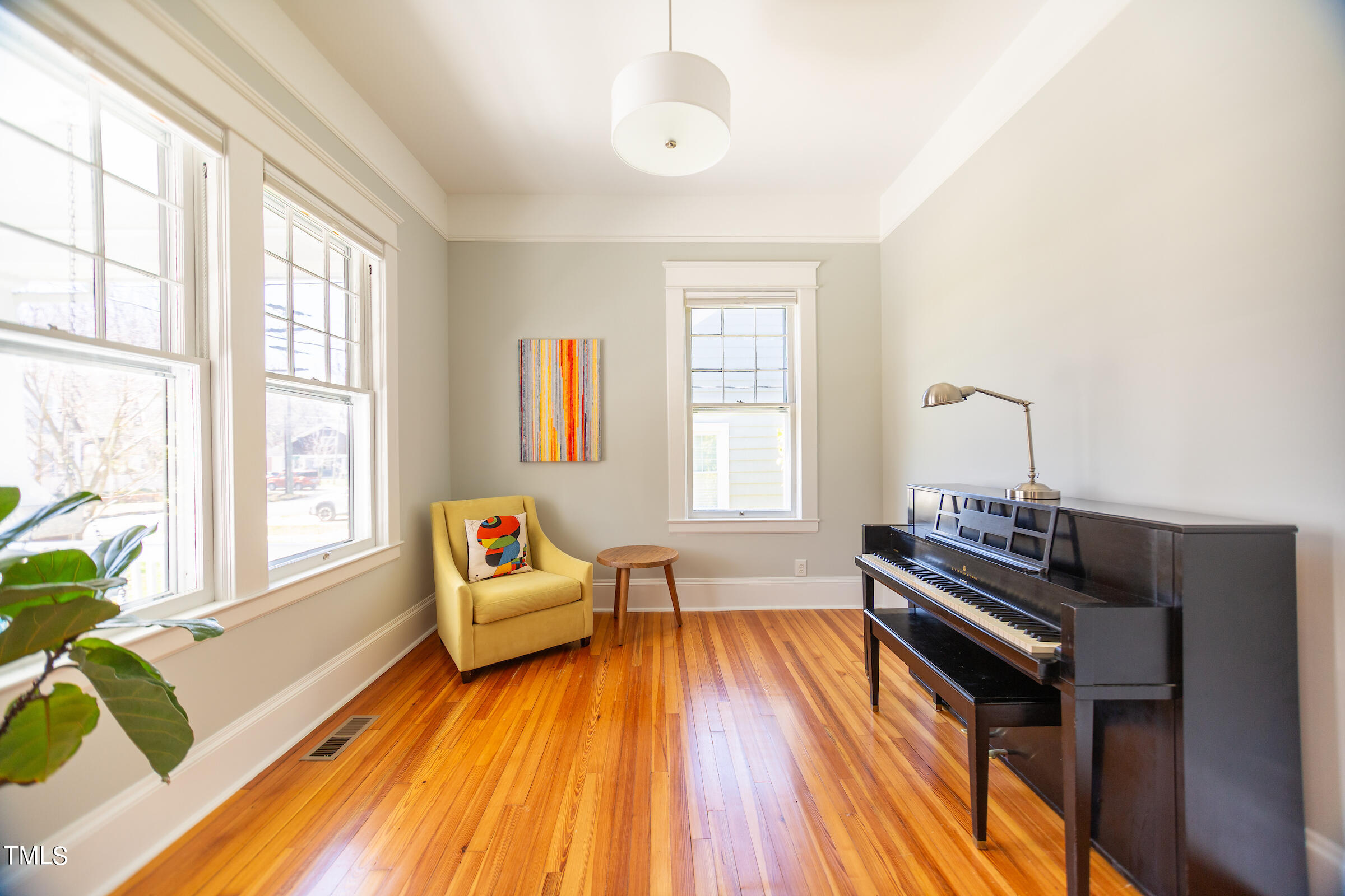 120 W Lynch Street
