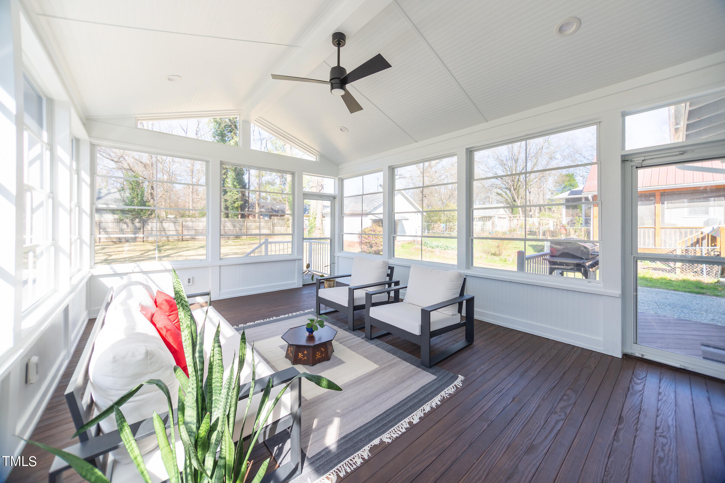 120 W Lynch Street