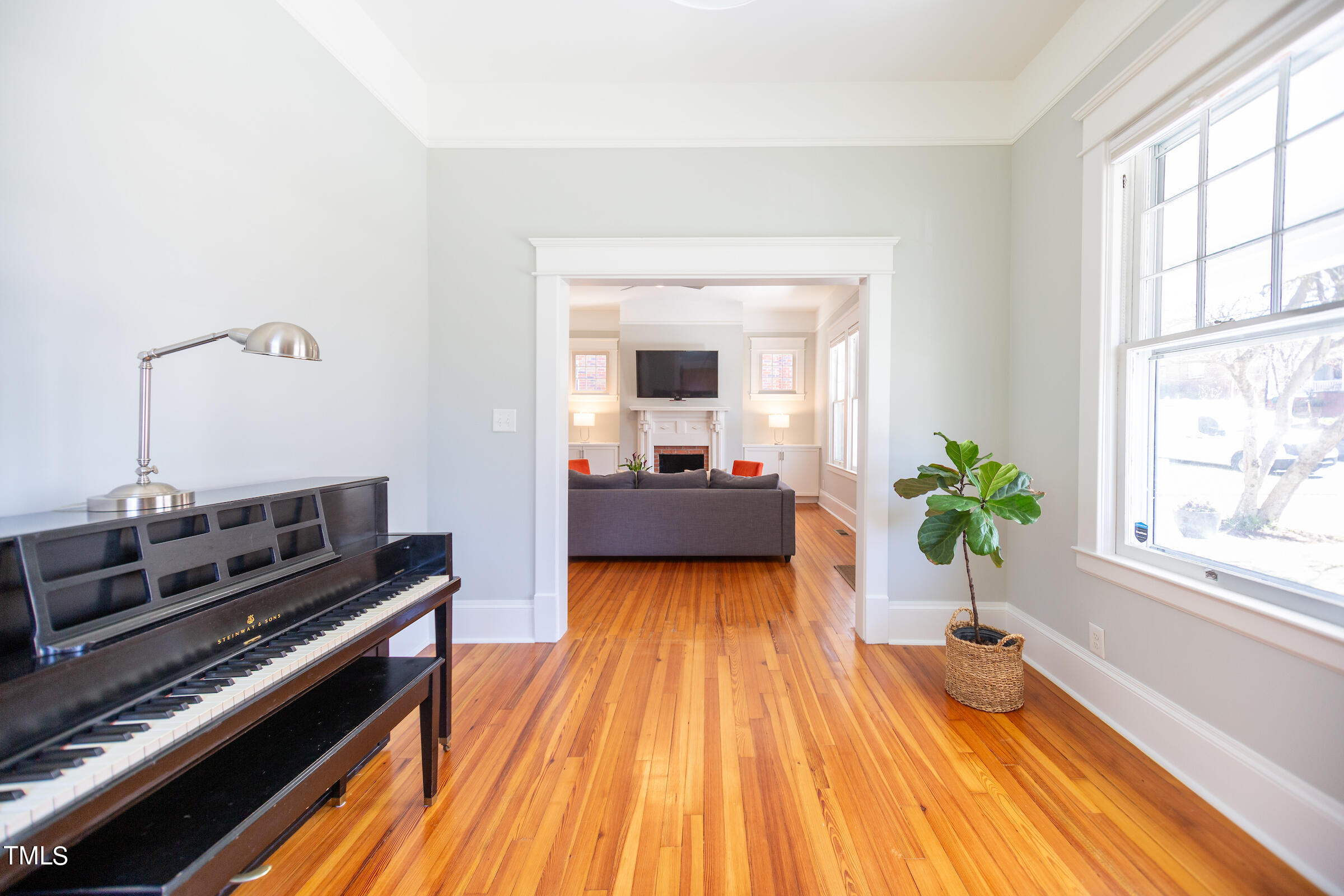 120 W Lynch Street