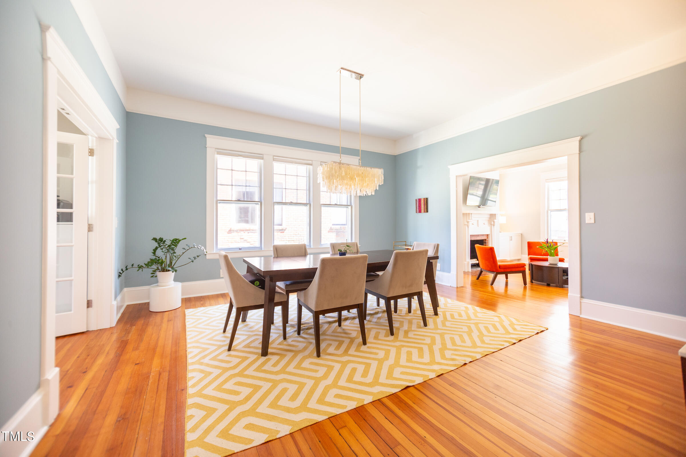 120 W Lynch Street