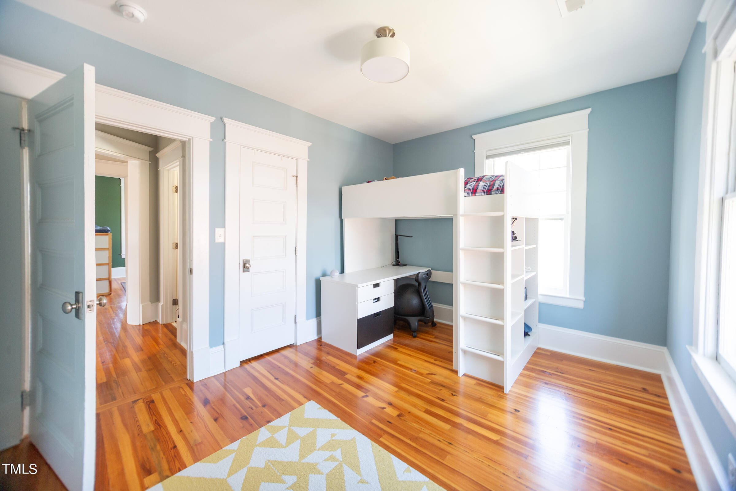120 W Lynch Street