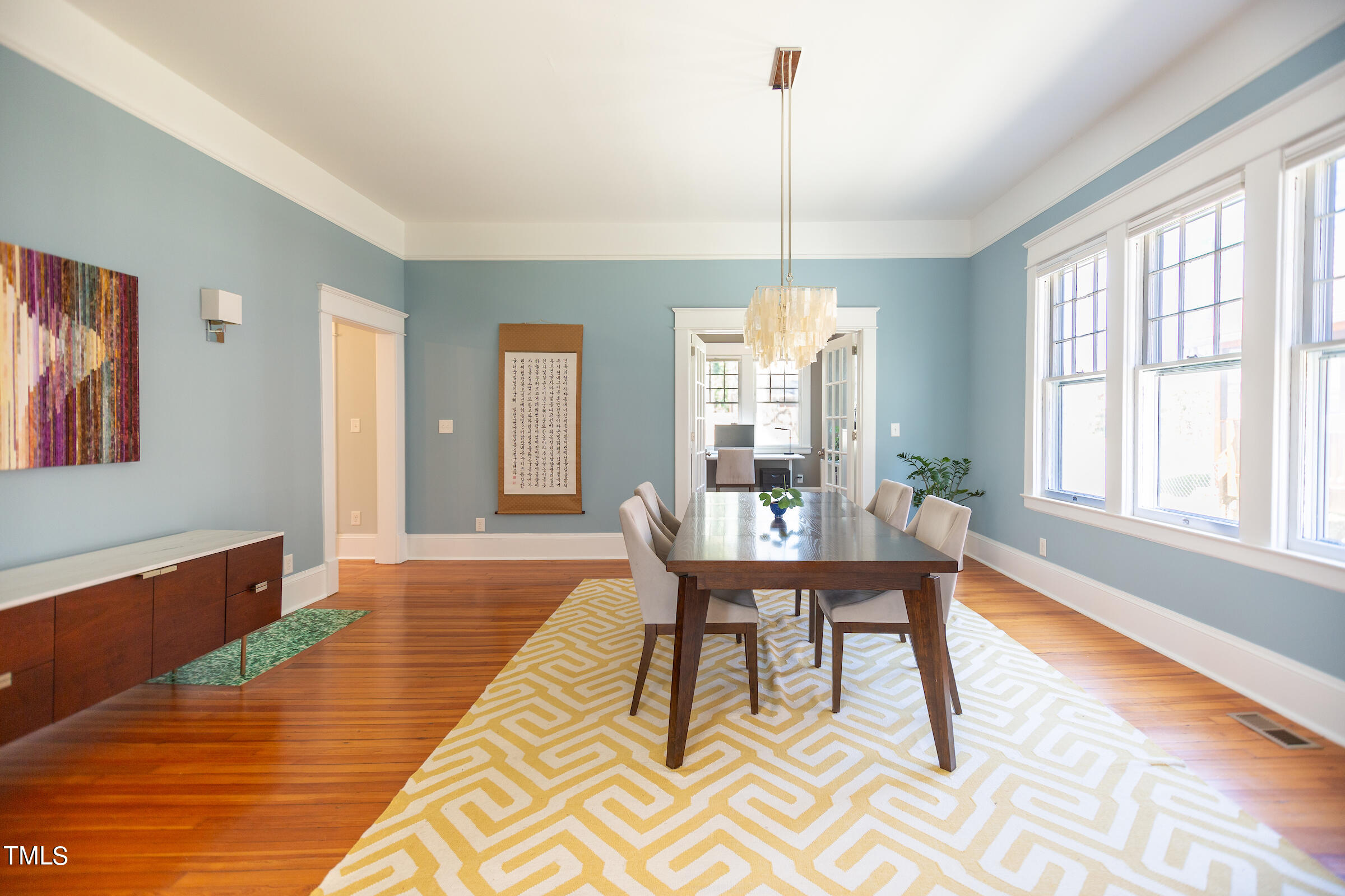 120 W Lynch Street