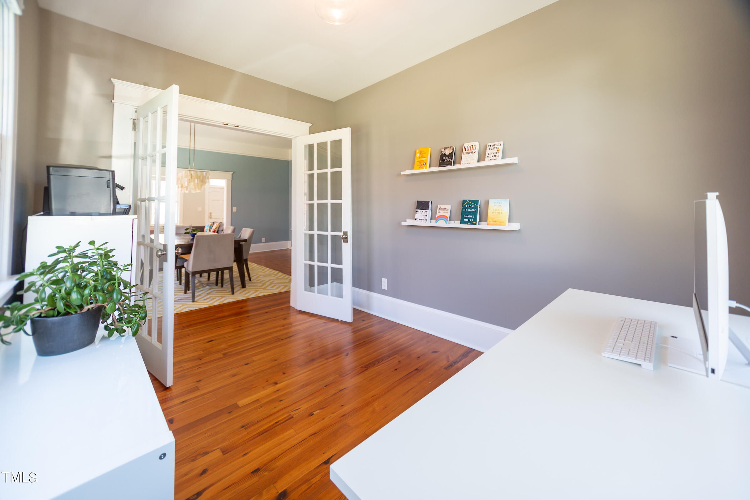 120 W Lynch Street
