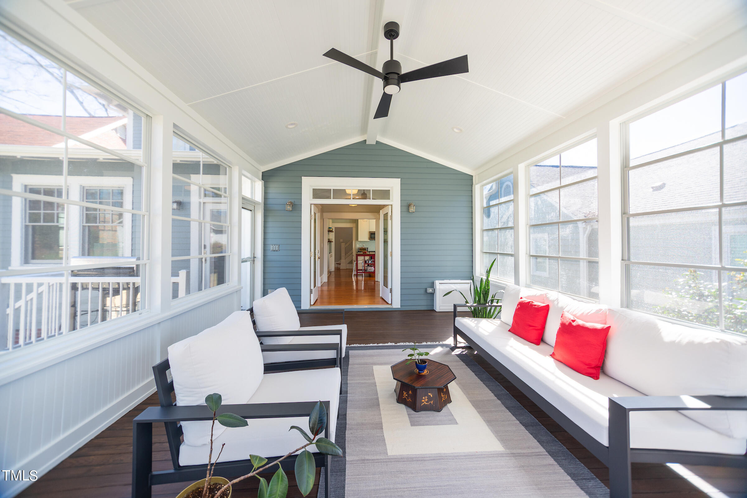 120 W Lynch Street