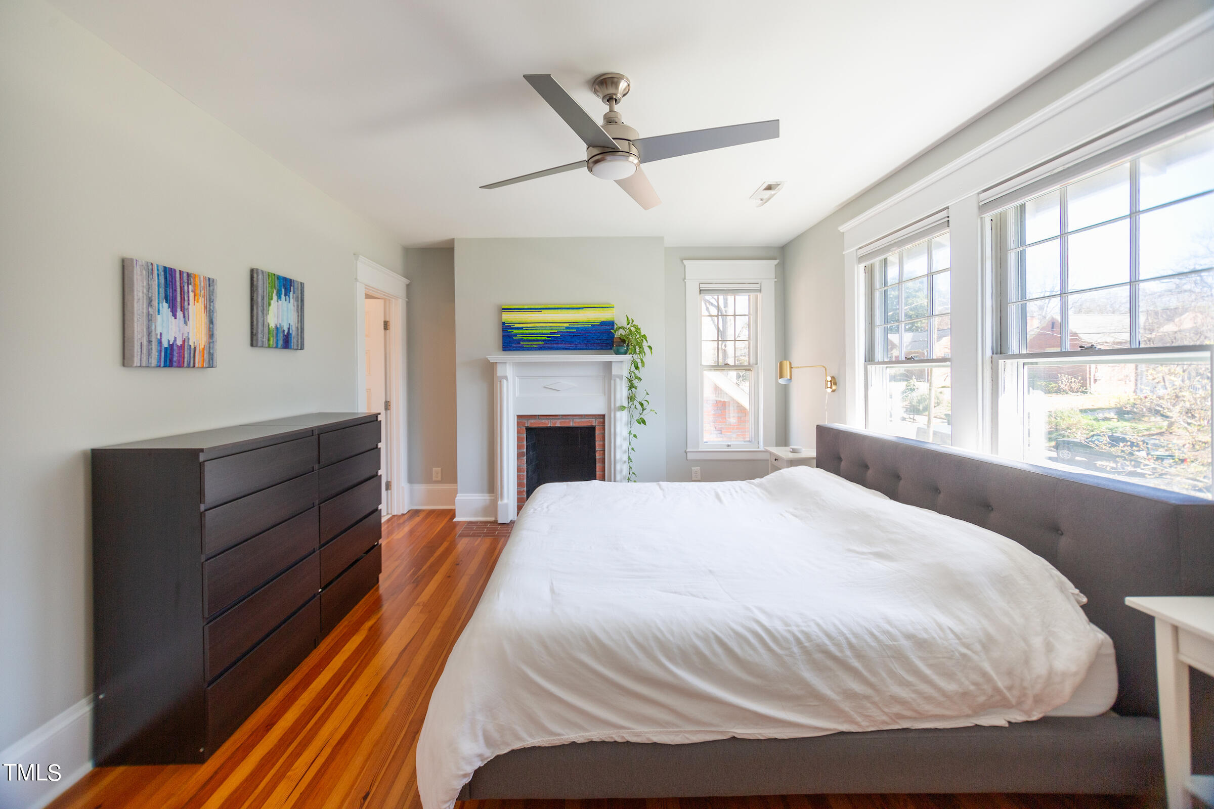 120 W Lynch Street