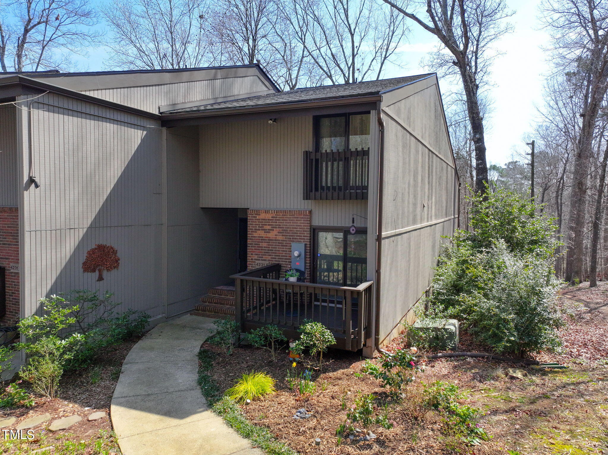 4231-F American Drive