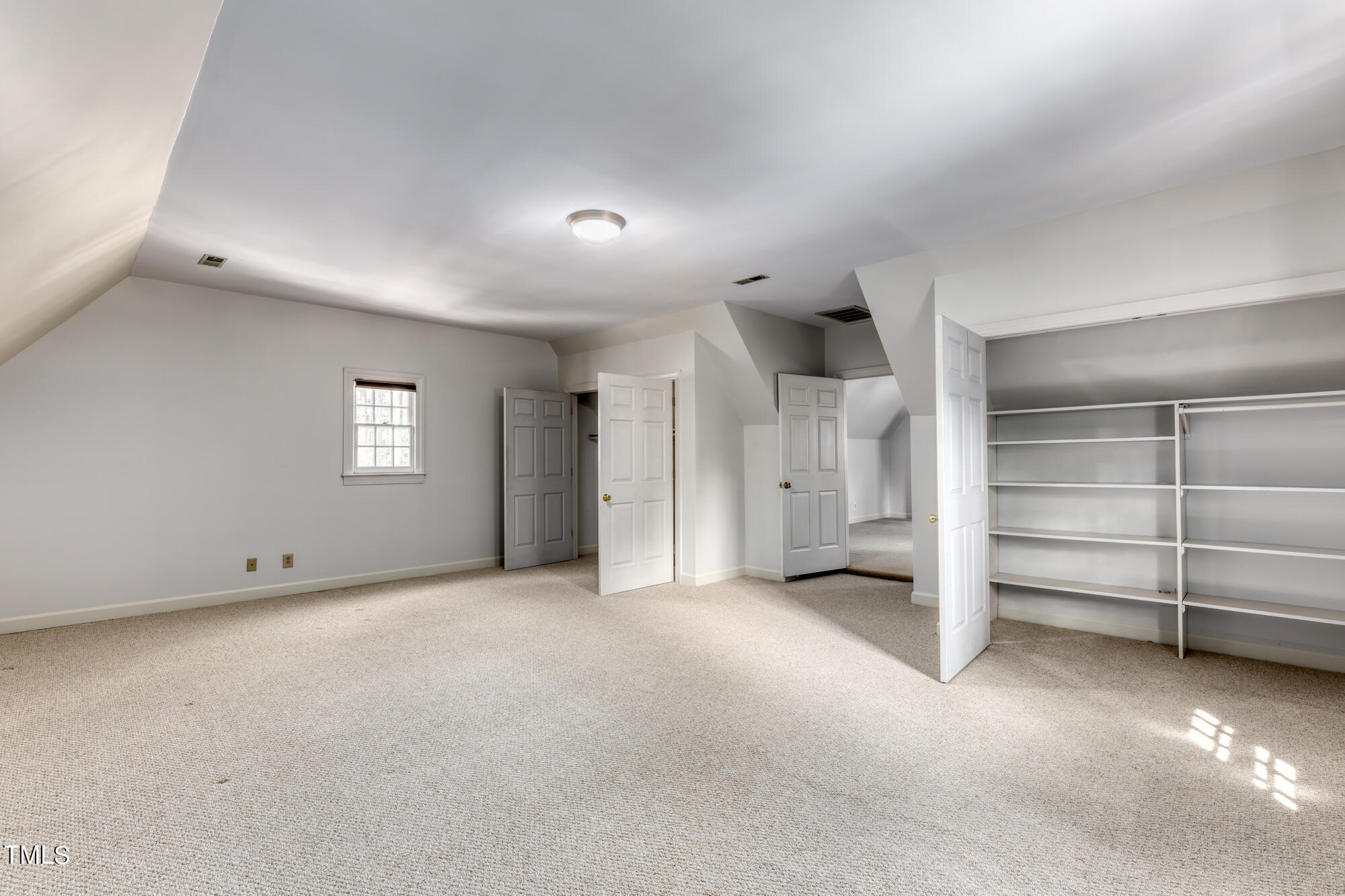 102 Sturbridge Lane