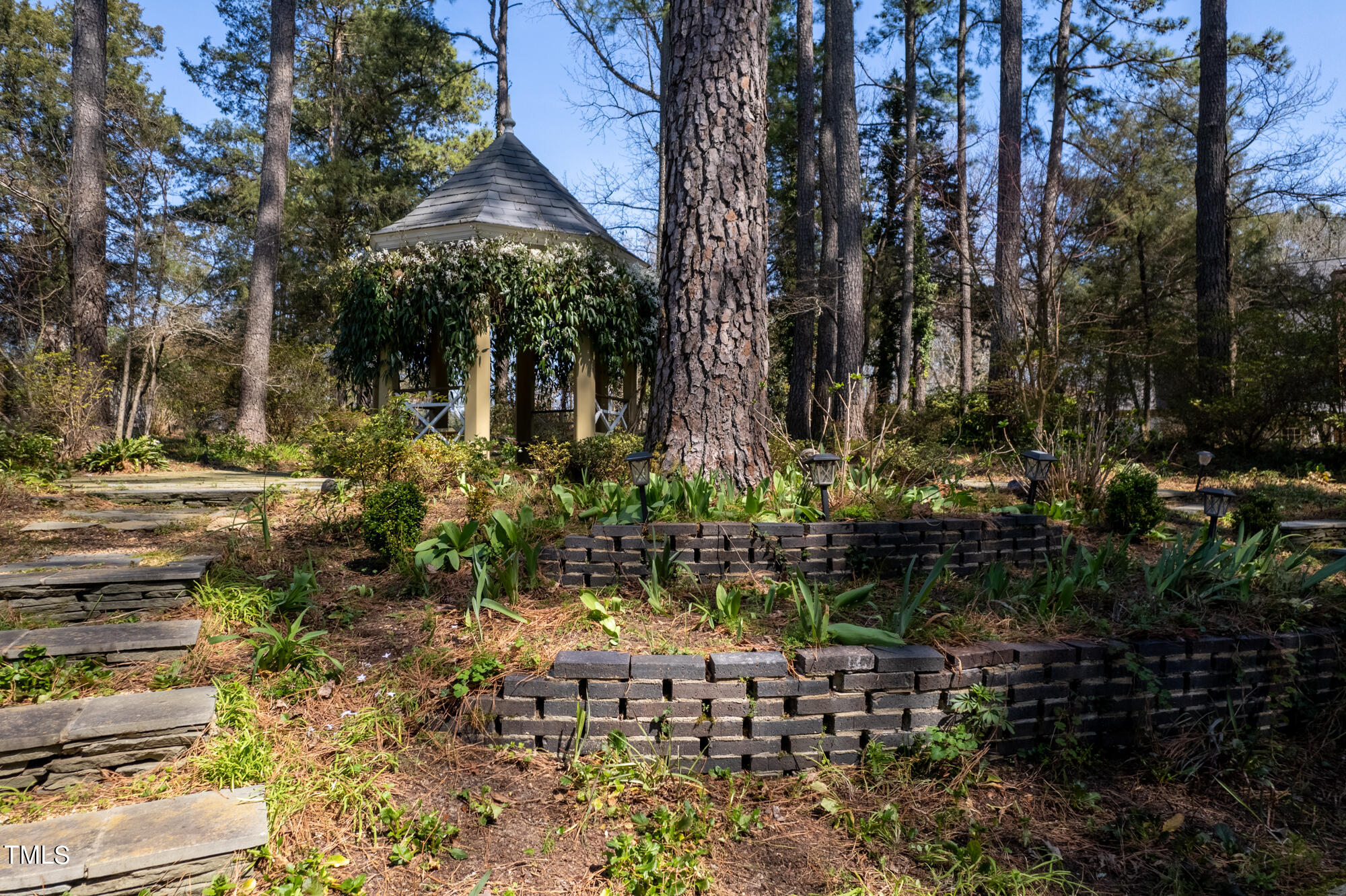 102 Sturbridge Lane