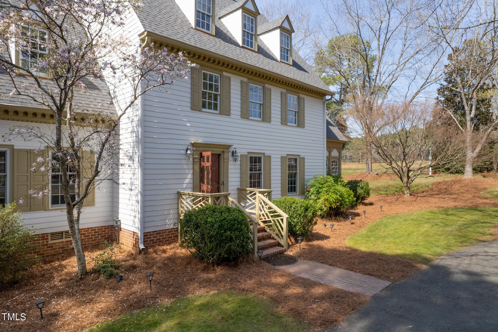 102 Sturbridge Lane