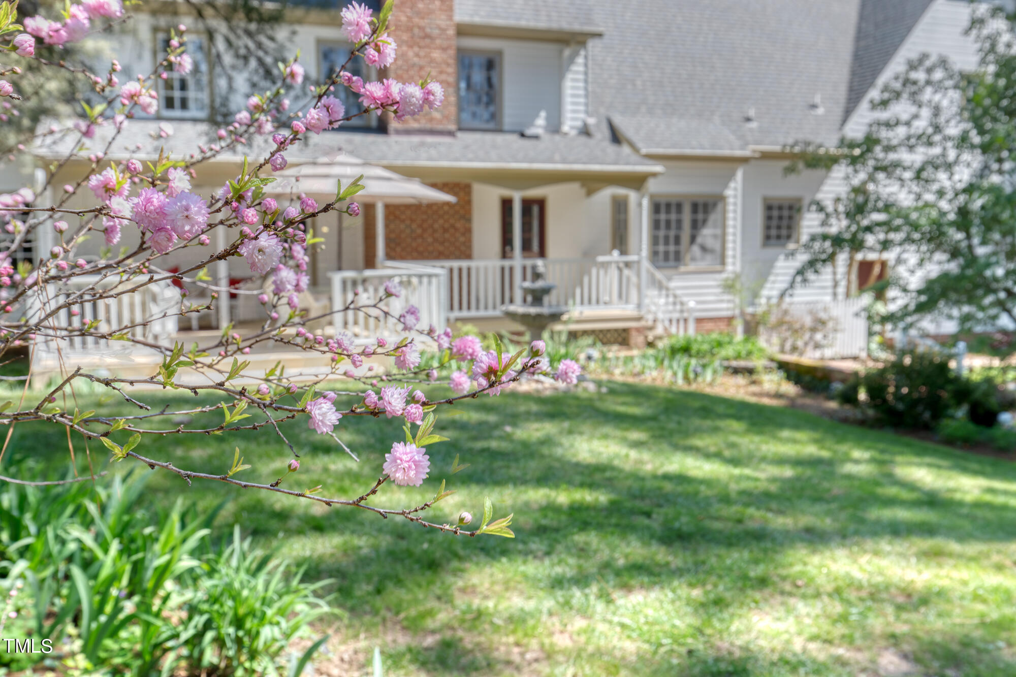 102 Sturbridge Lane