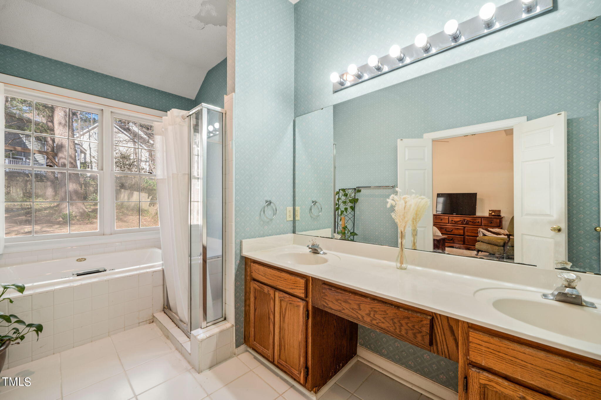 5126 Oakbrook Drive