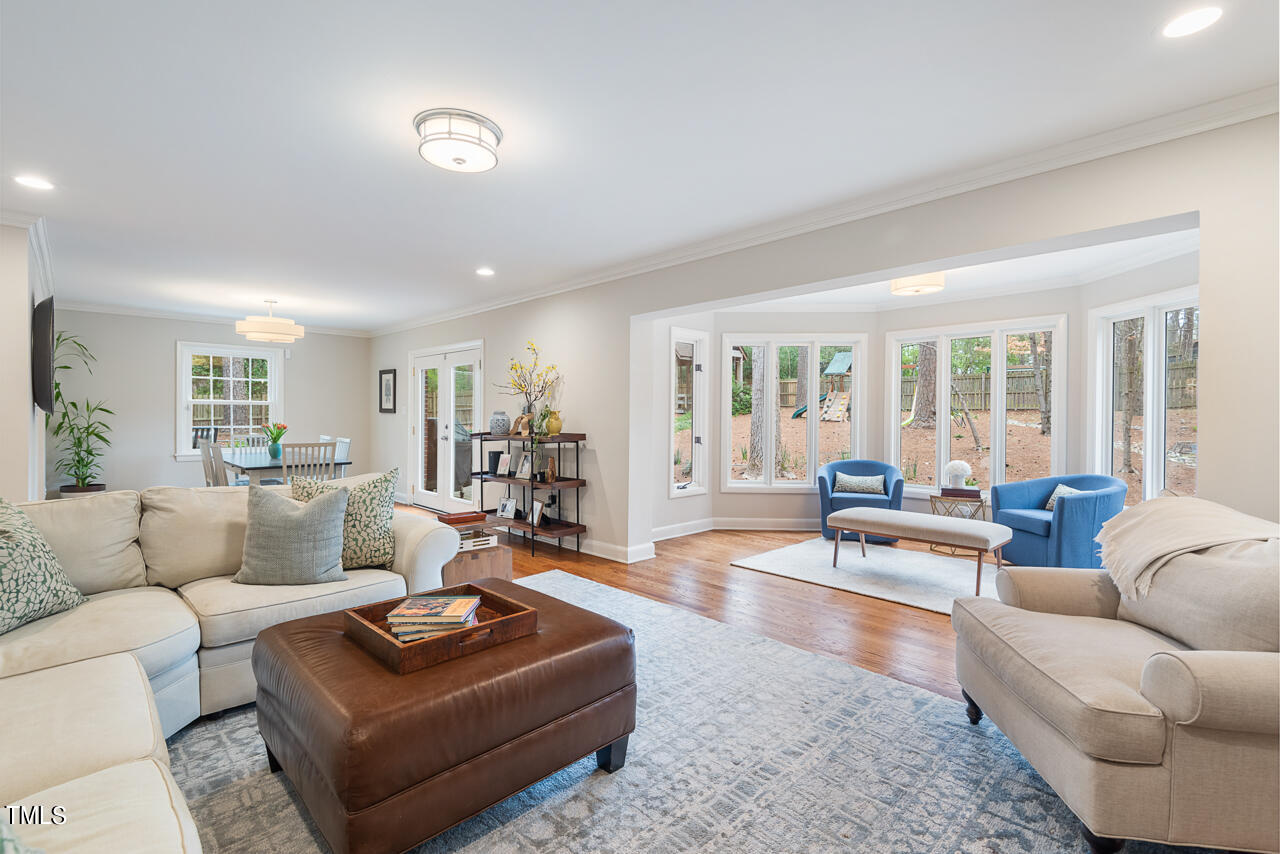 2528 Wrightwood Avenue