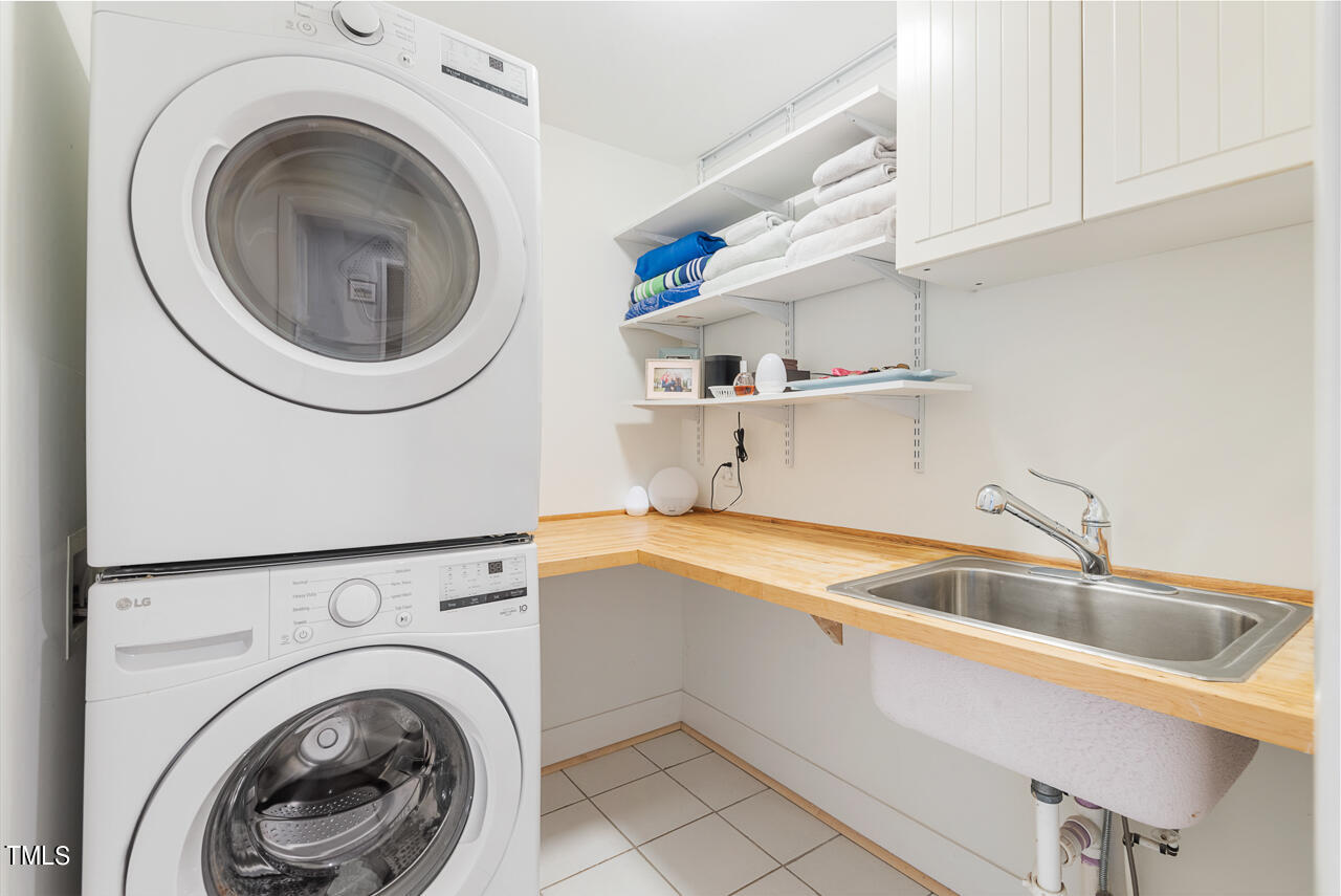 2528 Wrightwood Avenue