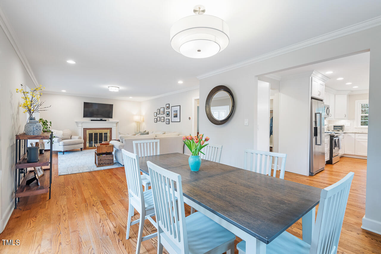 2528 Wrightwood Avenue